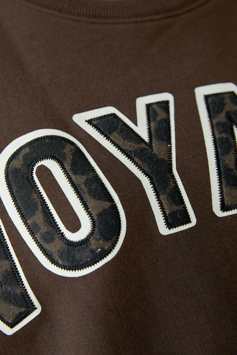 Sweatshirt