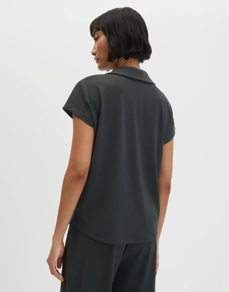 Konita, midnight olive