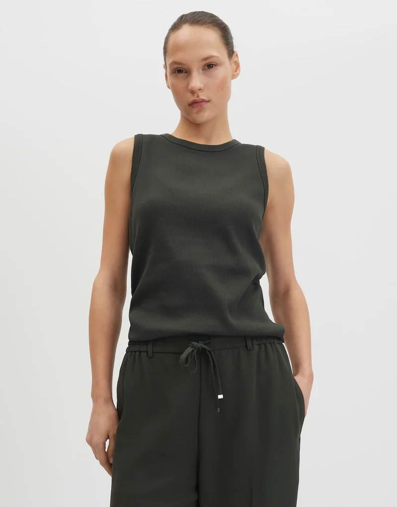 Kleanne, midnight olive