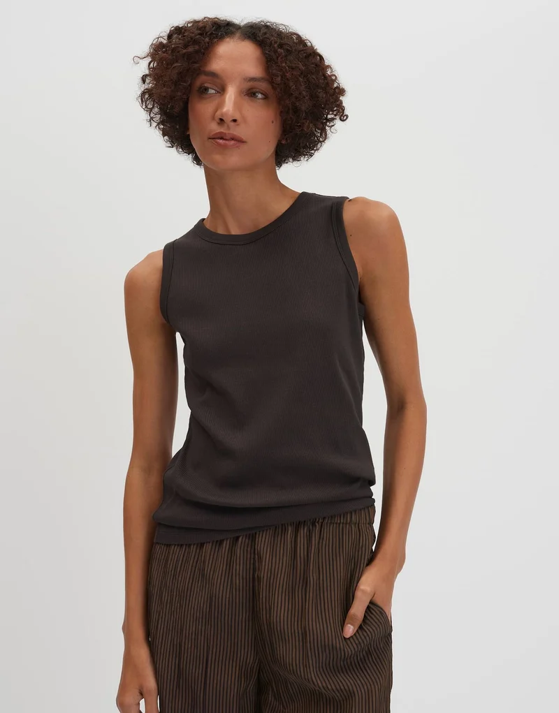 Kleanne, dark truffle
