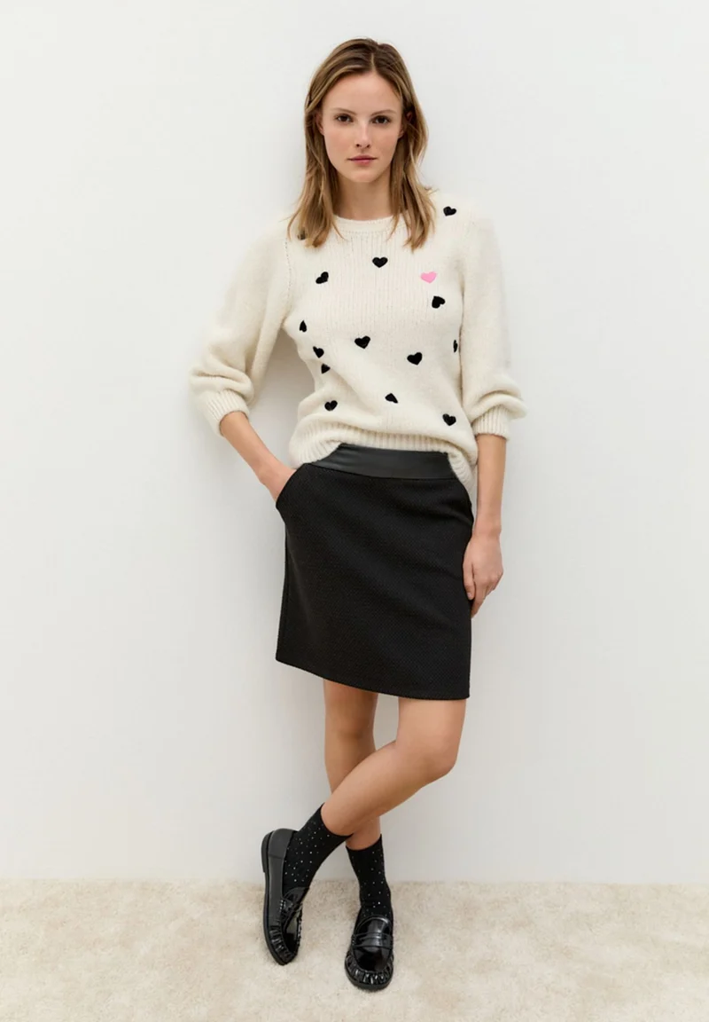 Pullover mit Herzen