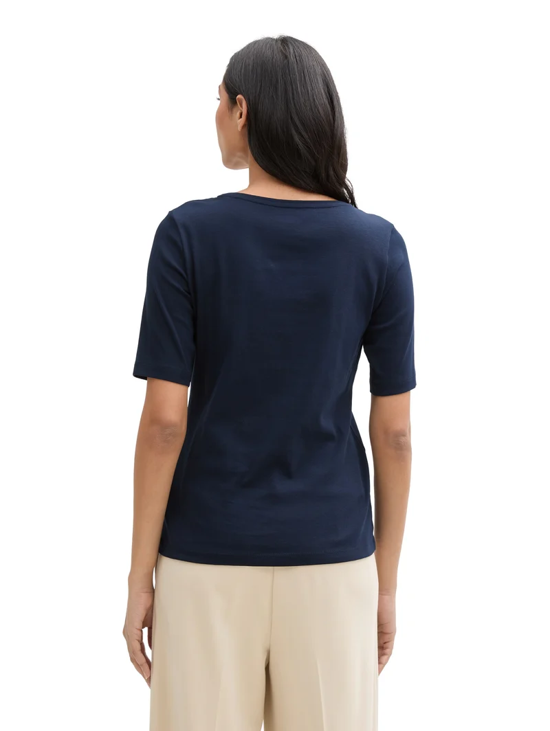 Basic T-Shirt