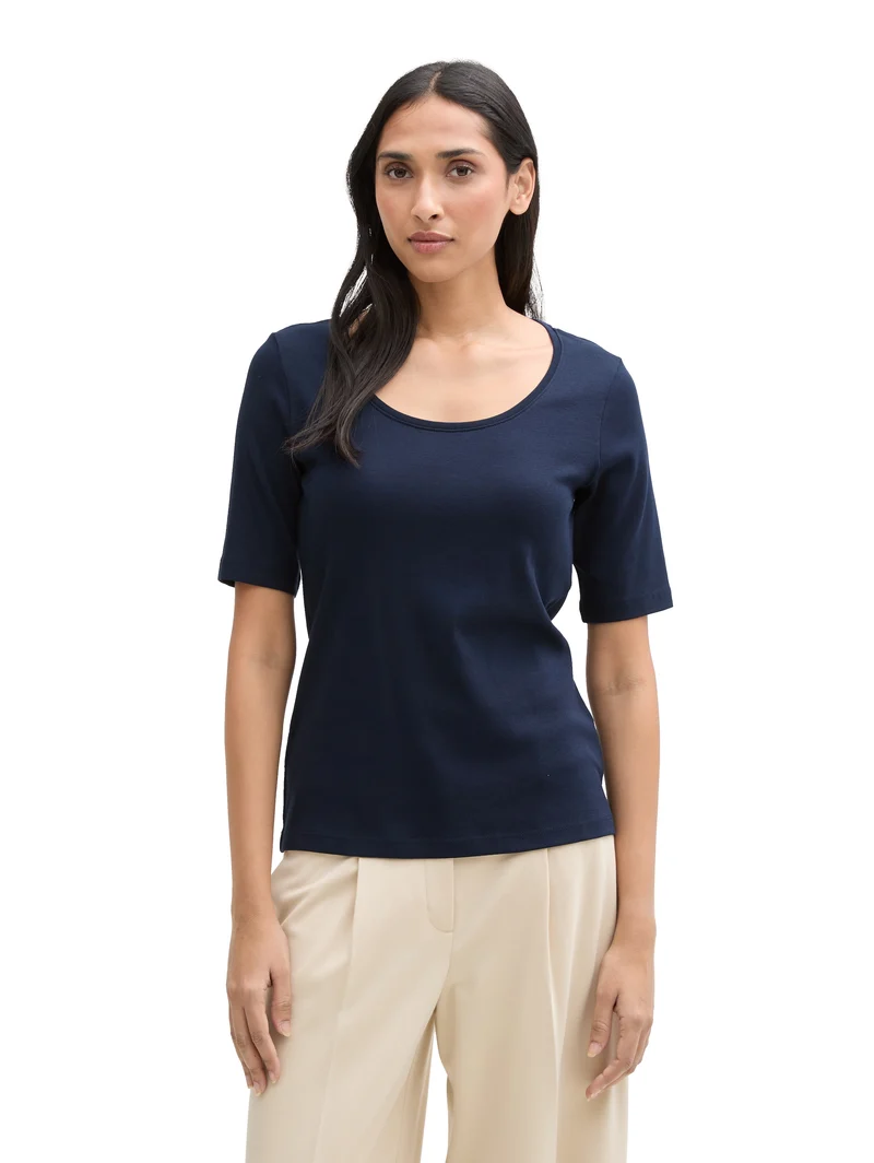 Basic T-Shirt
