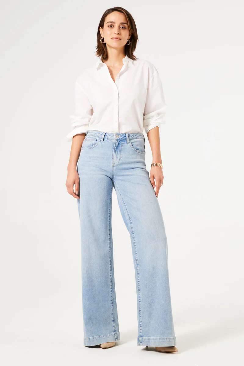 249 Celia wide