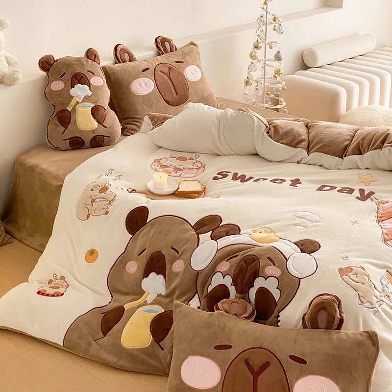 Flauschige Kinder Bettwäsche mit Teddy | Gesteppte Kuschelbettwäsche mit 3D-Bären-Applikationen und wärmender Füllung