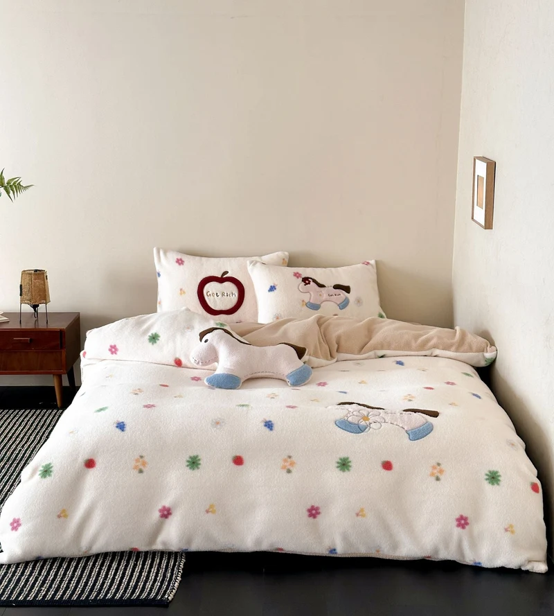 Mikrofaser-Fleece Bettwäsche-Set | Flauschige Bettwäsche mit Tier-Applikationen und gesteppter Rückseite für Kinderzimmer