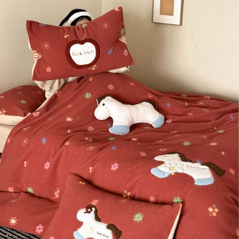 Mikrofaser-Fleece Bettwäsche-Set | Flauschige Bettwäsche mit Tier-Applikationen und gesteppter Rückseite für Kinderzimmer