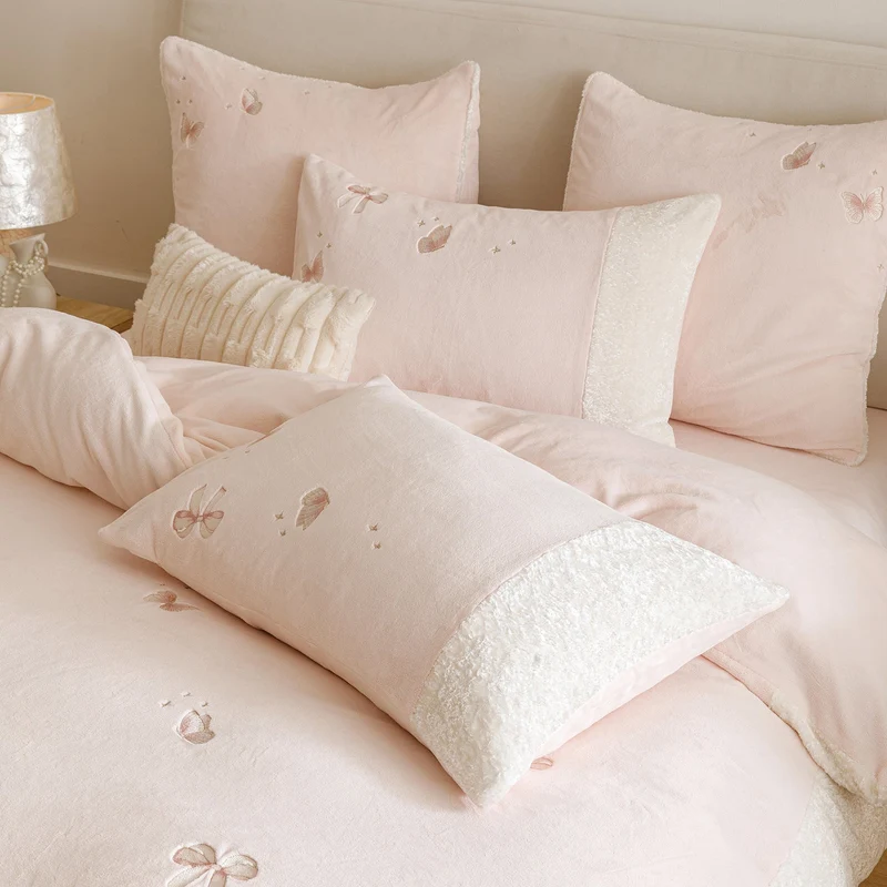 Kuschelige Bettwäsche mit Schmetterlingen | Besticktes Bettwäsche-Set mit Teddy-Fleece-Besatz für Einzel- und Doppelbetten