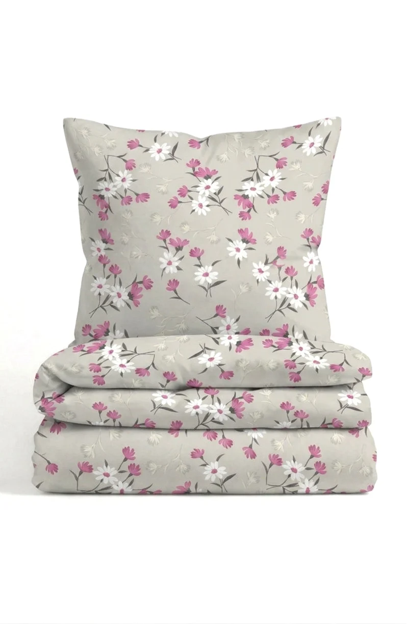 Feinbiber Bettwäsche aus 100 % Baumwolle | Blumenmuster in Brombeer, Weiß und Grau | Beidseitig angeraut, 60 °C waschbar
