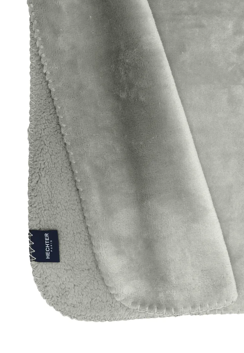 Teddyfleece Wohndecke aus weichem Fleece | Zweiseitig mit flauschiger Teddyseite und glatter Sherpa-Optik | Waschbar bei 60 °C