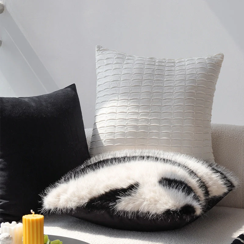 Zebra Kissenbezug aus Kunstfell | Flauschiger quadratischer Dekokissenbezug mit Streifen und Reißverschluss für Sofa und Bett
