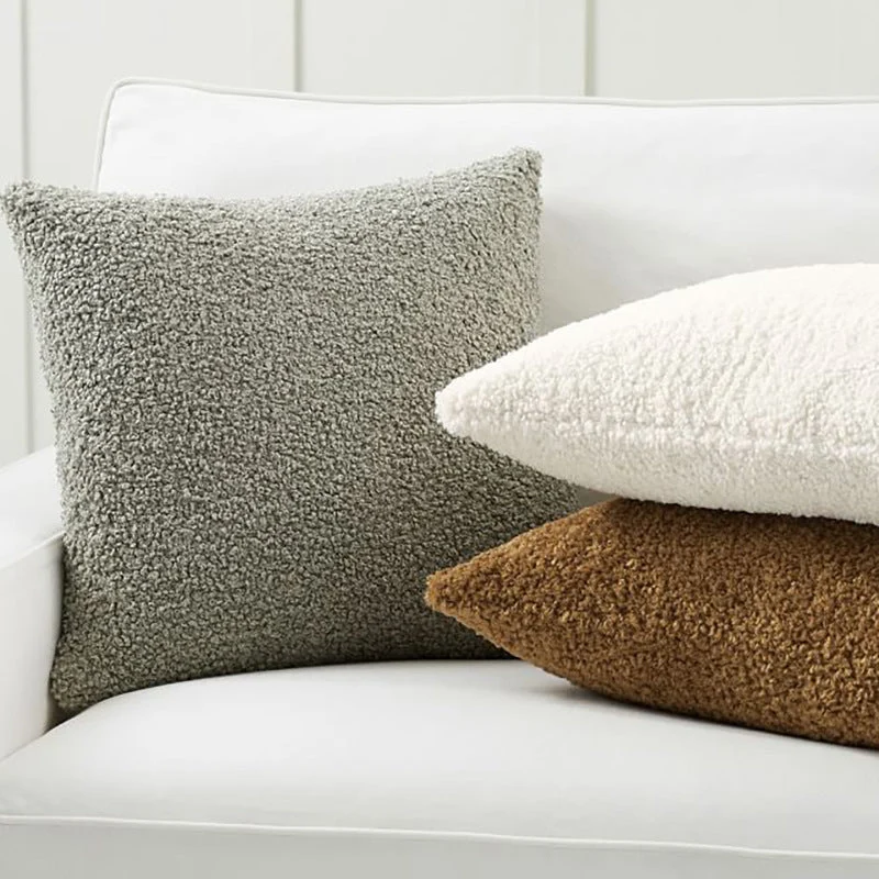 Kuschelkissen mit Teddyfleece-Bezug | Weiches Dekokissen mit Polyesterfüllung und Reißverschluss für Sofa, Sessel und Bett