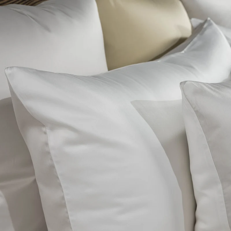 Satin Bettwäsche 700TC "Secret" - White