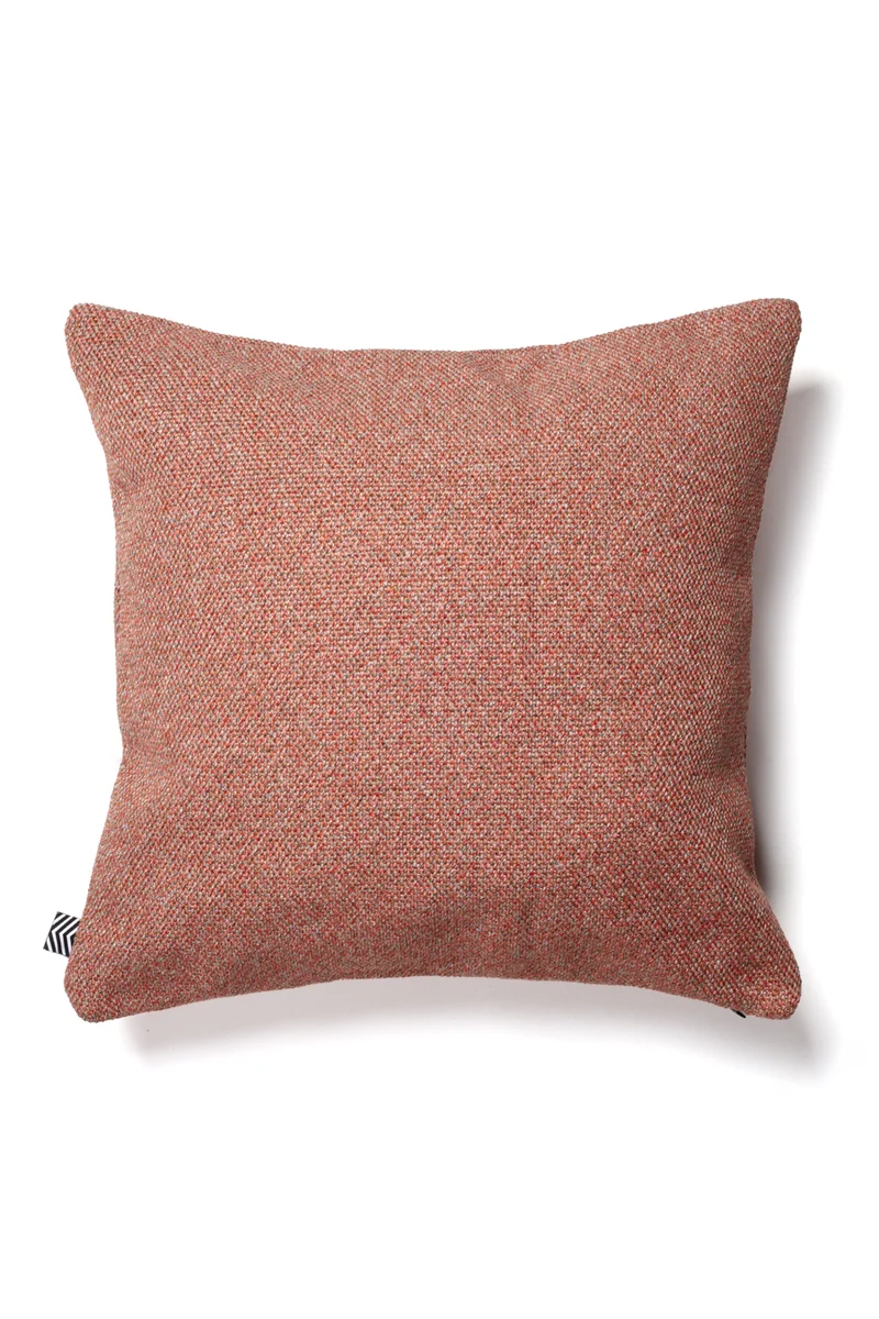 Twisted Cushion "Zuyo" - Lychee