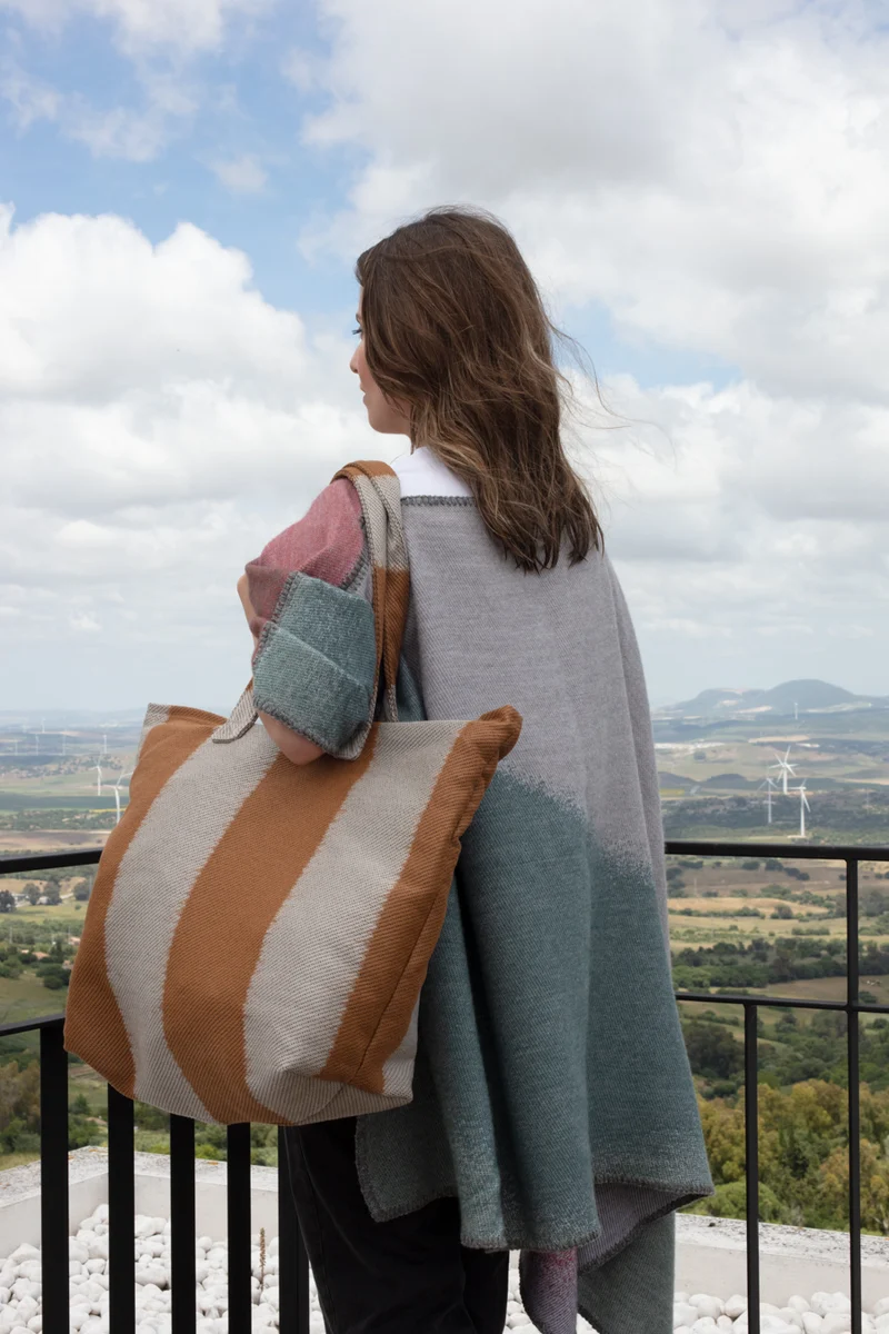 Beach Bag One Love in Taupe & Bronze
