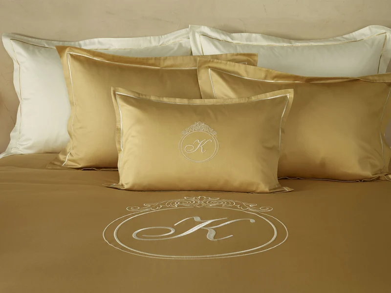 Satin Bettwäsche mit Monogramm "Fanna"