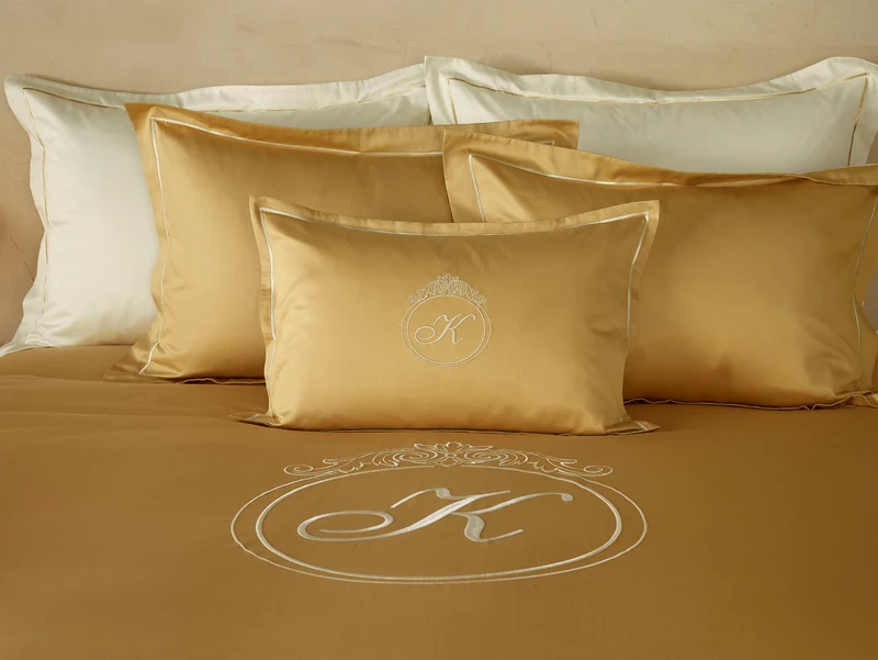 Satin Bettwäsche mit Monogramm "Fanna"