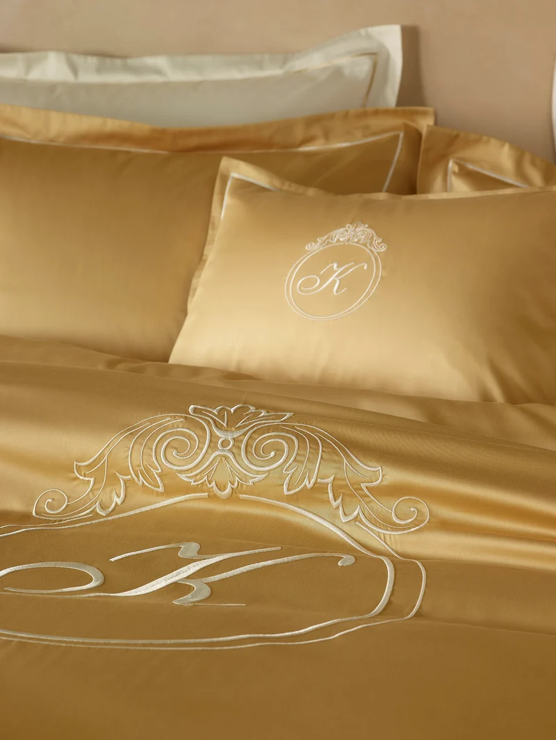 Satin Bettwäsche mit Monogramm "Fanna"