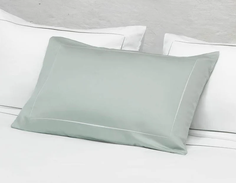 Satin Bettwäsche "Allura in Weiß und Salbeigrün"