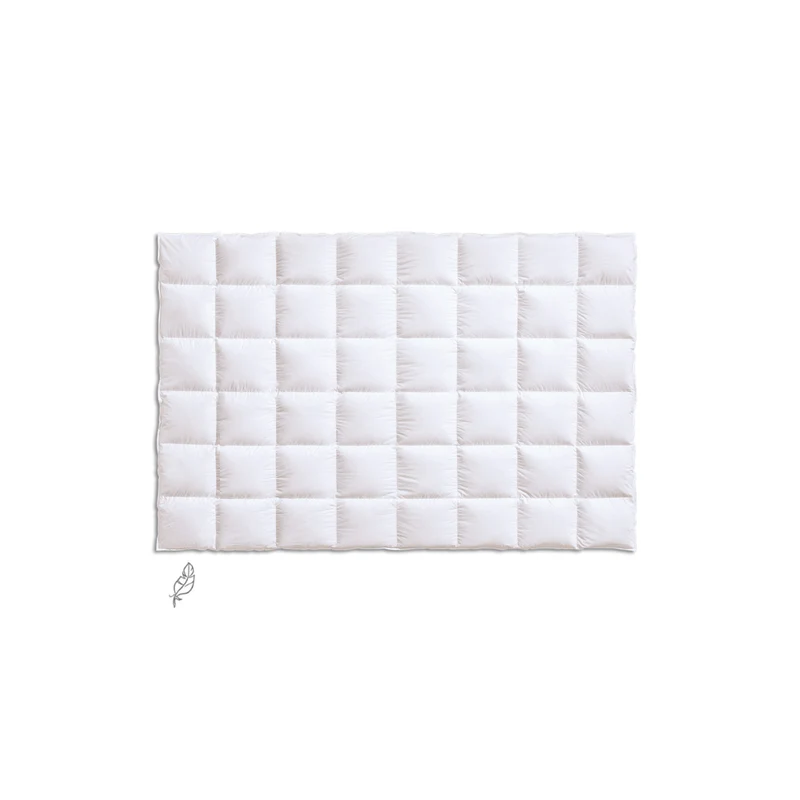Ganzjahres Daunen Bettdecke "Elegance 700 medium"