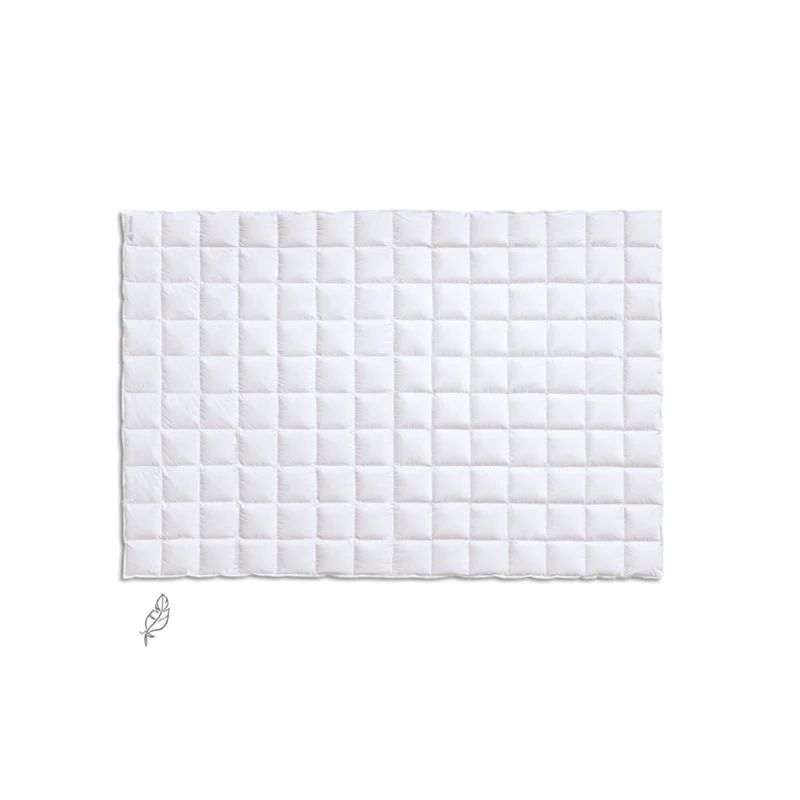 Leichte Daunen Bettdecke "Elegance 700 light"