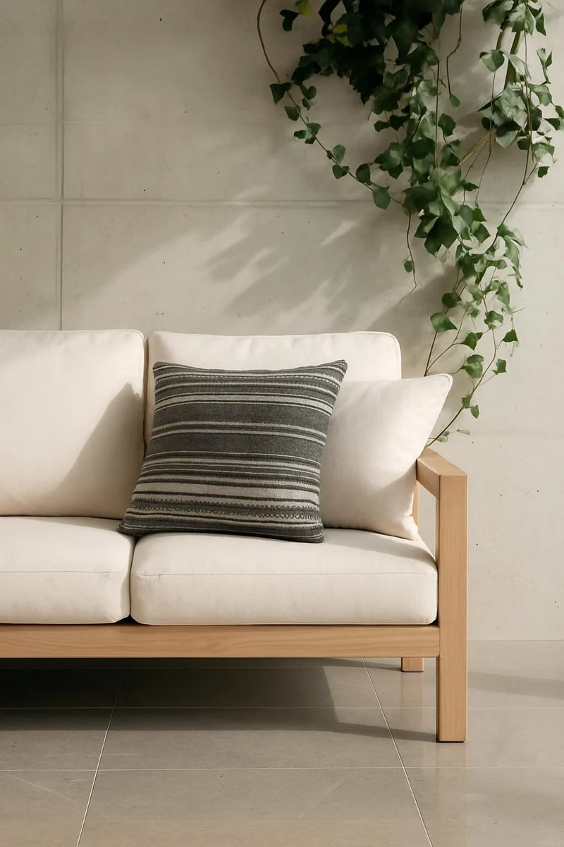 Outdoor / Indoor Cushion "Mara" - Charcoal