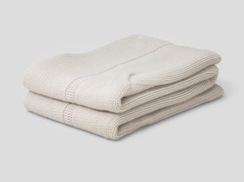 Strickdecke aus 100% Kaschmir "Chalet Dust"