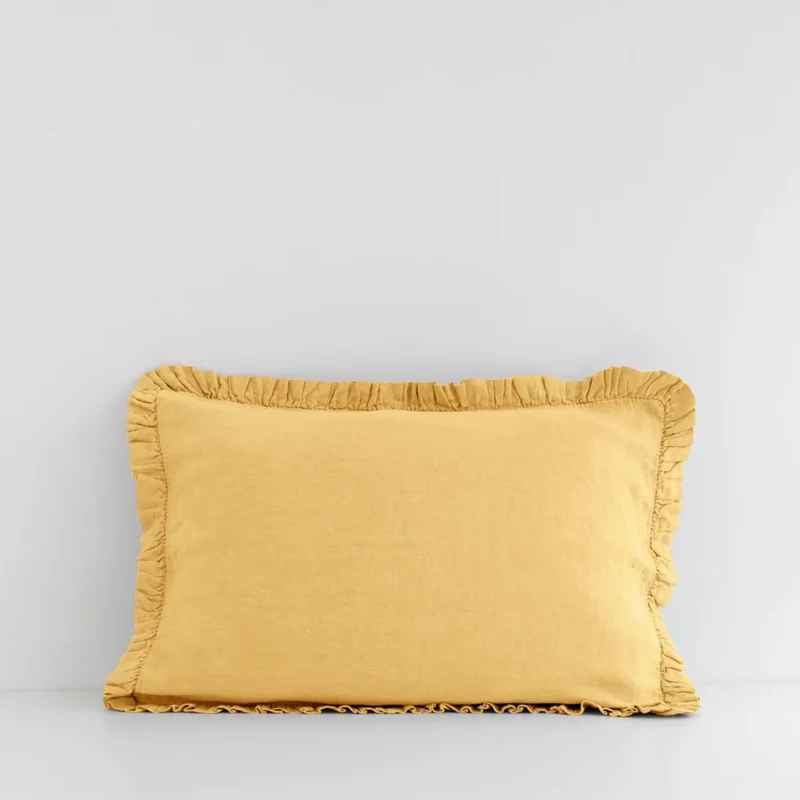 Leinen Kissenhülle mit Rüschen