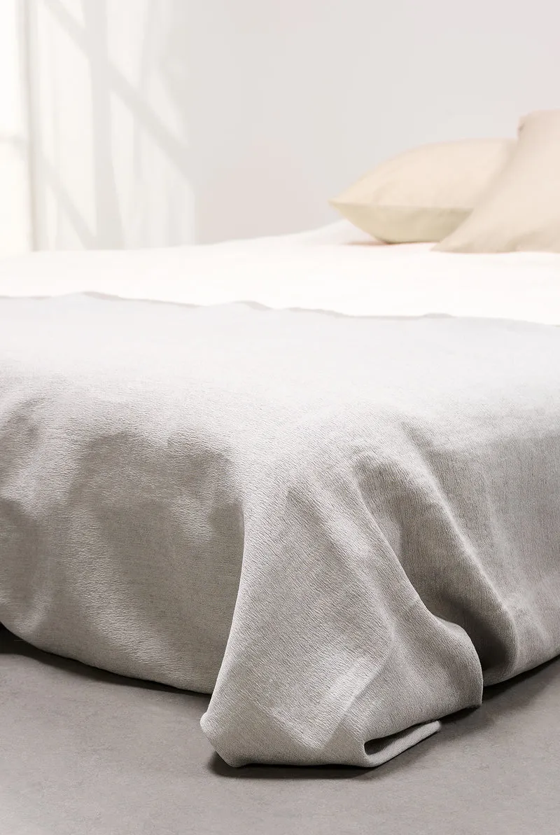 NESSO Bedspread in Light Grey