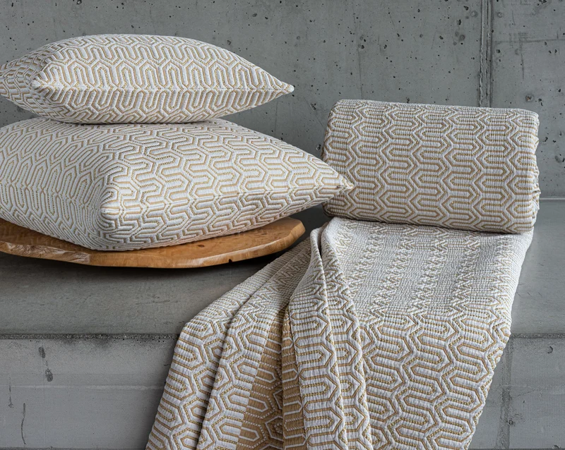 Jacquard Tagesdecke & Kissen "Vendôme" in Silver & Gold