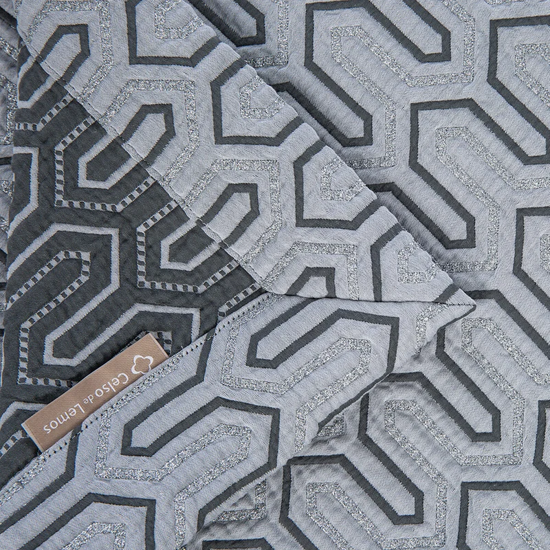 Jacquard Tagesdecke & Kissen "Vendôme" in Silver & Gold