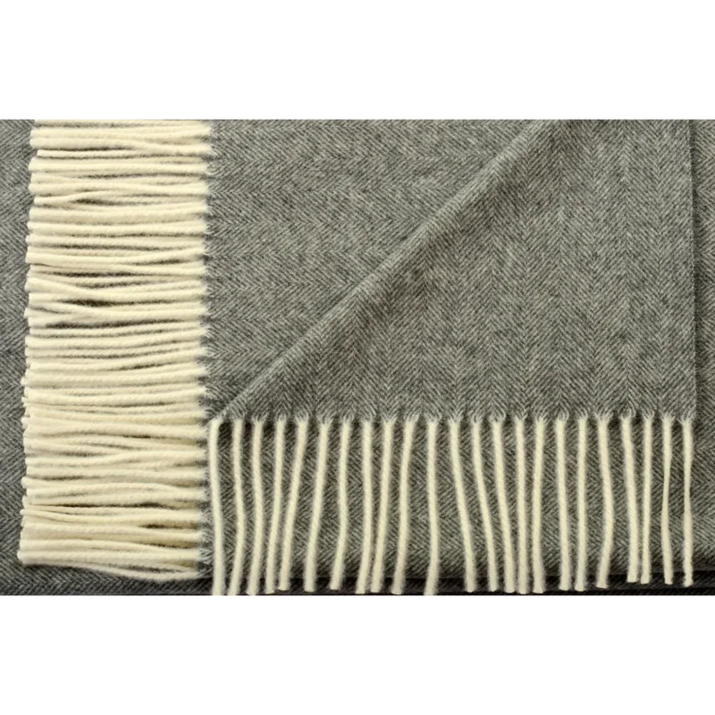 Decke mit Fischgrät-Muster TELTOW