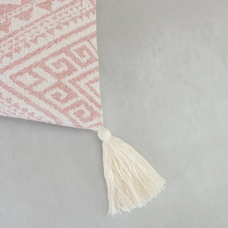 Bio Jacquard Kissenhülle mit Quasten