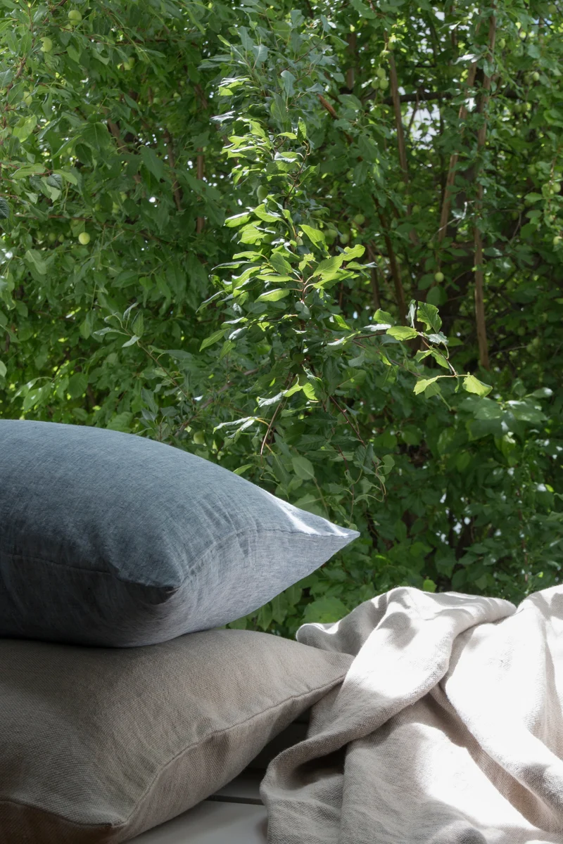 Linen Bedding Melange in Blue Color