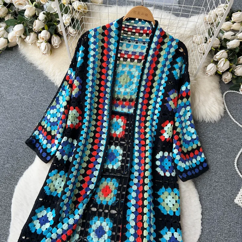 Olivia | Bunte Strickjacke für kreative Outfits