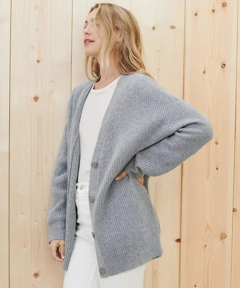 Lena | Bequeme Strickjacke für kühle Herbsttage