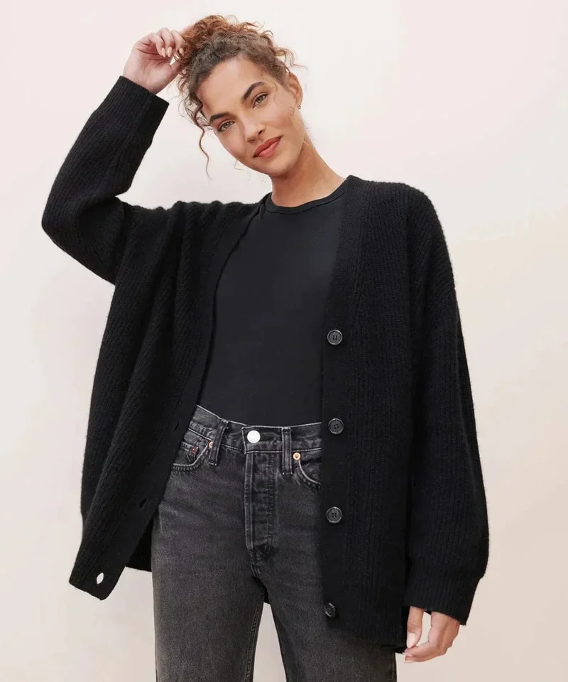Lena | Bequeme Strickjacke für kühle Herbsttage