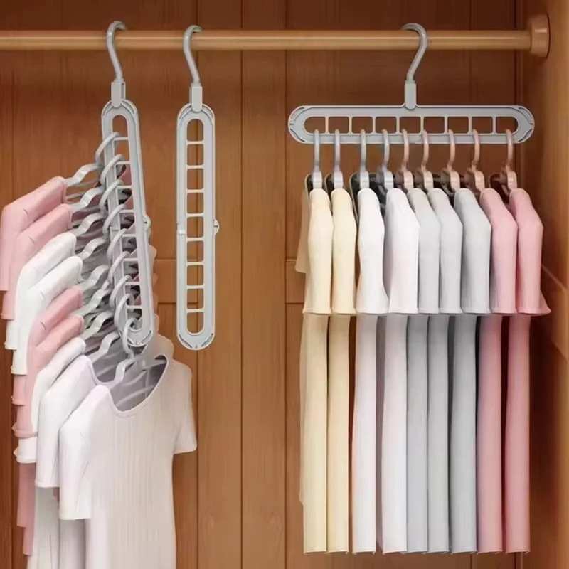 Drehbare Kleiderbügel 4er Set mit 9 Löchern | Platzsparende Schrankorganisation | 360° Drehbar & Faltbar