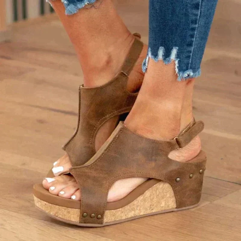 Orthopädische Ledersandalen für zusätzlichen Halt