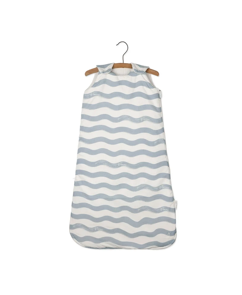 Dear April Sylvia Sommer-Schlafsack, Waves