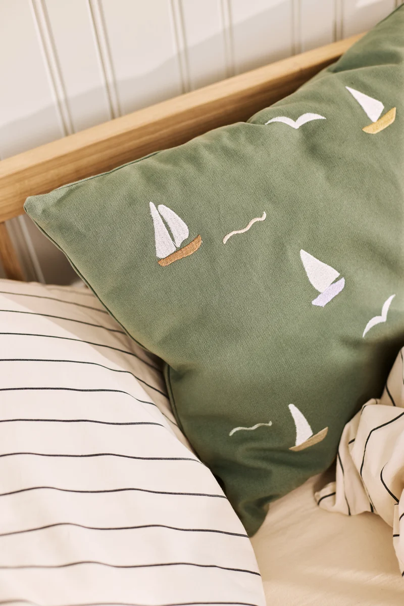 Dear April Cinna Kissen, Sailboats