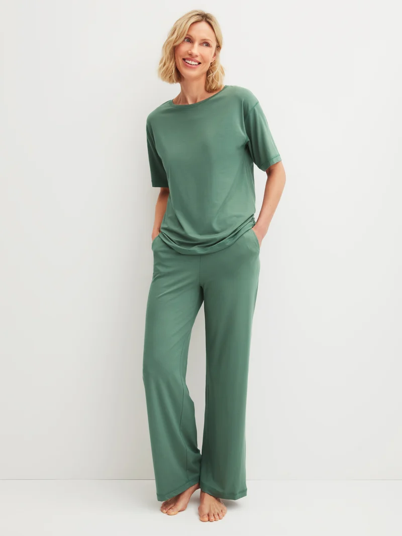 WOMEN Pants