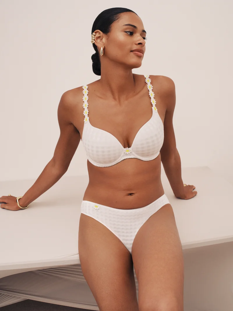 AVERO Ivory Petal Unterlegter BH Herzform