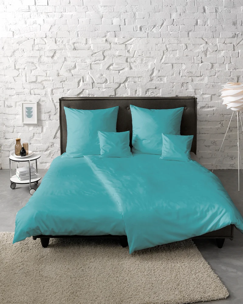 G-009100 | colours | fleuresse | Seidig glänzende Mako Satin Bettwäsche blau | 6066 PETROL | 100% Baumwolle | 4043202303780