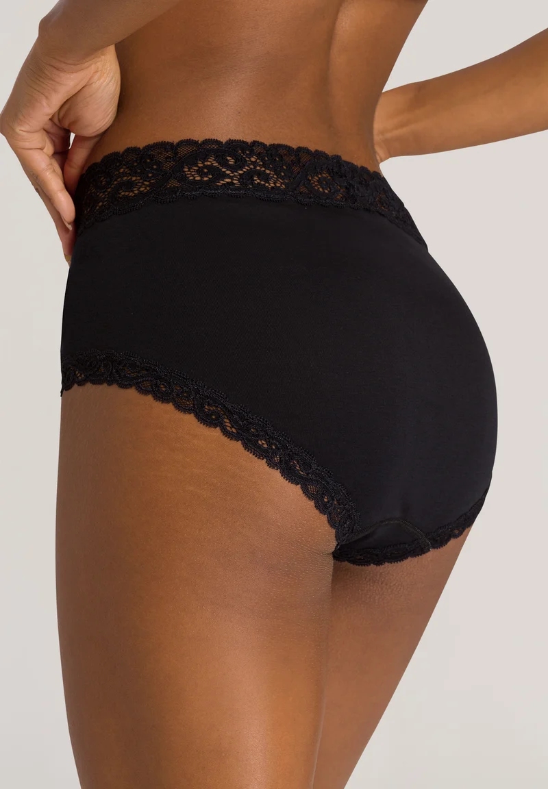 Moments Maxi Briefs